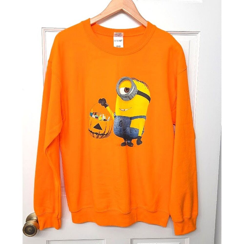 Minions Halloween Graphic Sweatshirt M NWT Orange